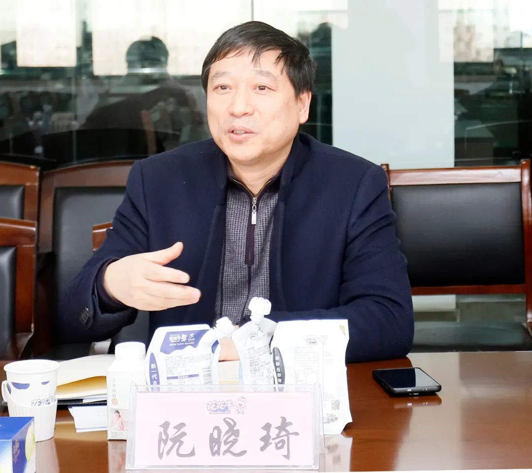 花花牛丨東北農(nóng)大食品學院院長、中原食品實驗室首席科學家姜毓君教授蒞臨花花牛乳業(yè)集團調(diào)研