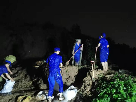 微光匯聚、風雨同舟，我們一起扛！