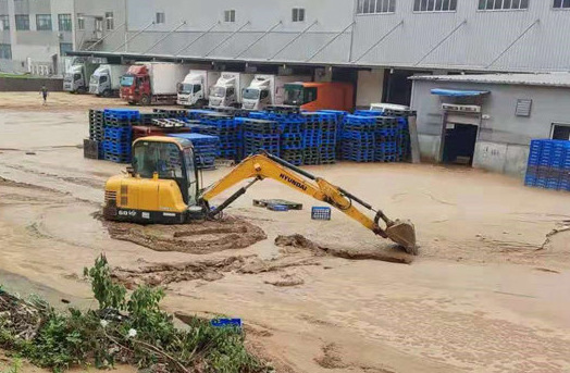 微光匯聚、風雨同舟，我們一起扛！