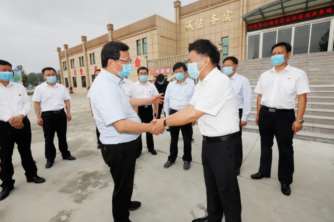 快訊 | 河南省委常委、省紀委書記、省監(jiān)委主任任正曉蒞臨花花牛乳業(yè)集團新蔡瑞亞牧場調(diào)研