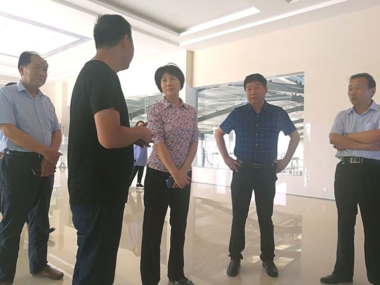 駐馬店市委常委、統(tǒng)戰(zhàn)部長(zhǎng)姚新文 蒞臨花花牛乳業(yè)集團(tuán)總部調(diào)研