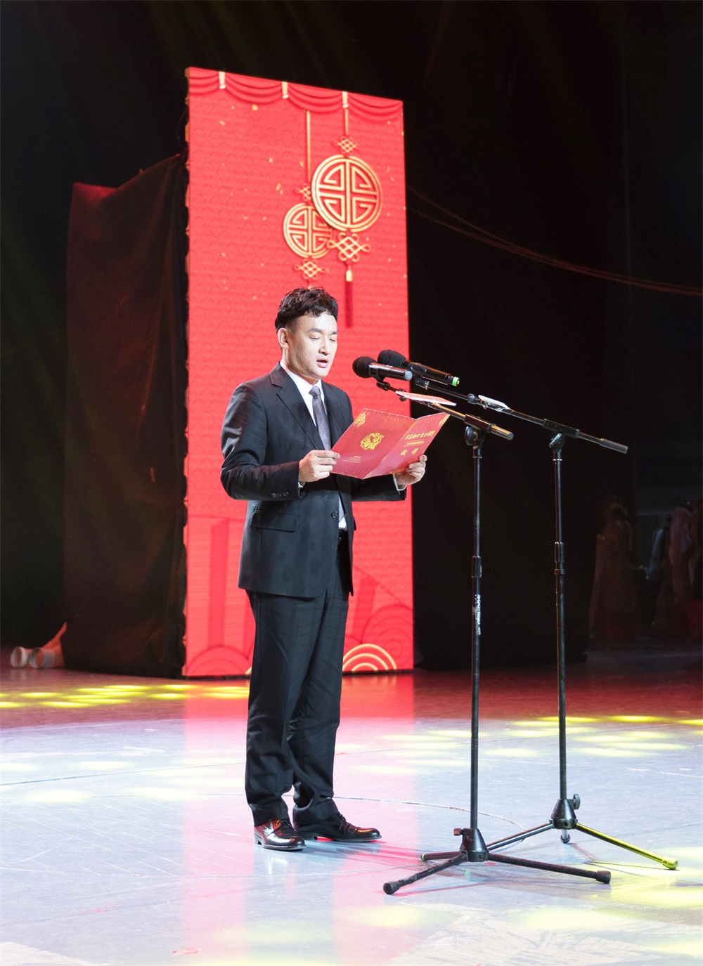“不忘初心、聚力前行” 花花牛集團(tuán)2018迎新春聯(lián)歡會(huì)隆重舉行
