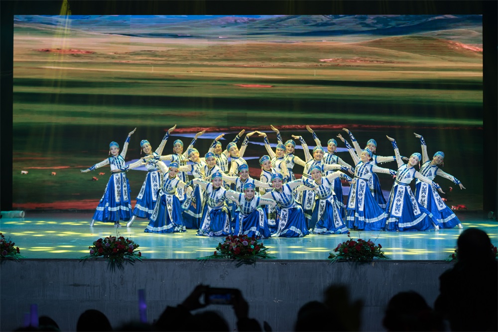 “不忘初心、聚力前行” 花花牛集團(tuán)2018迎新春聯(lián)歡會(huì)隆重舉行